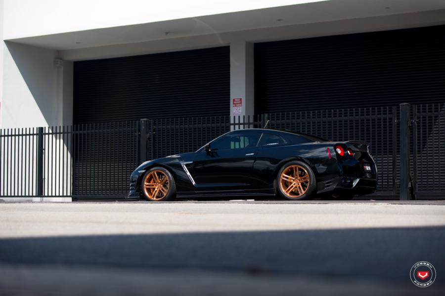  Nissan GT-R on Vossen Wheels (CG-202) 2017 года  (фото 9 из 51)